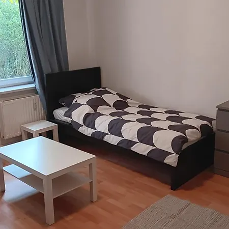Crew Quartier Serviced 3 Schlafzimmer Mit Kueche Und Bad In Leipzig *