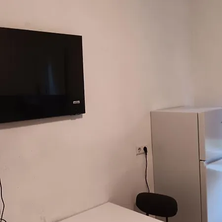 Crew Quartier Serviced 3 Schlafzimmer Mit Kueche Und Bad In Leipzig Apartment