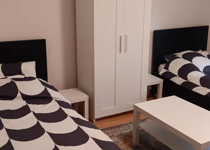 Crew Quartier Serviced 3 Schlafzimmer Mit Kueche Und Bad In Leipzig *