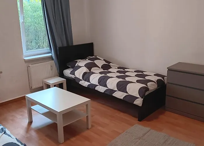 Crew Quartier Serviced 3 Schlafzimmer Mit Kueche Und Bad In Leipzig *